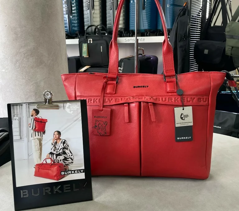 Rote Tasche der Marke Burkely
